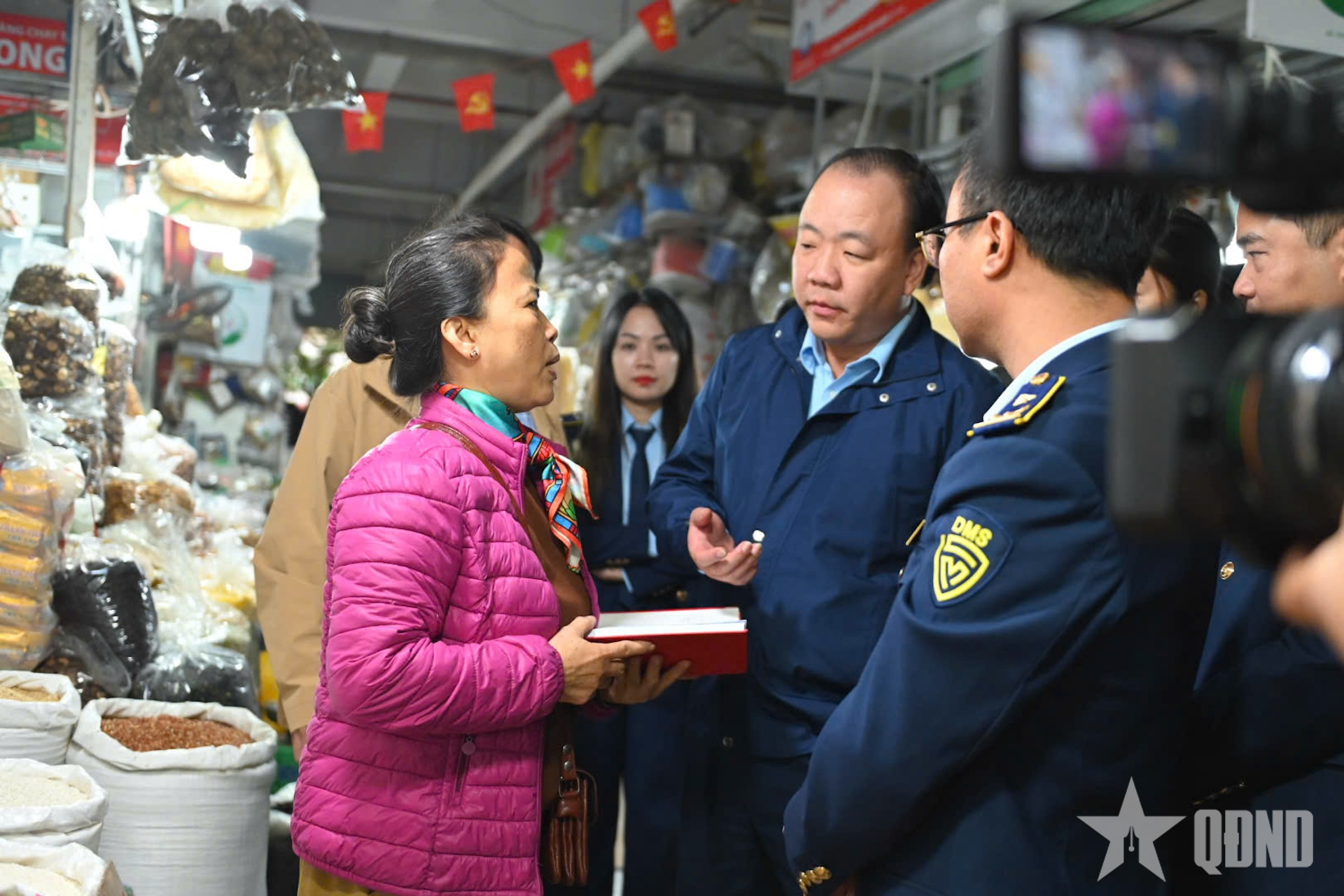 Kiểm tra nguồn cung hàng hóa phục vụ Tết tại Hà Nội